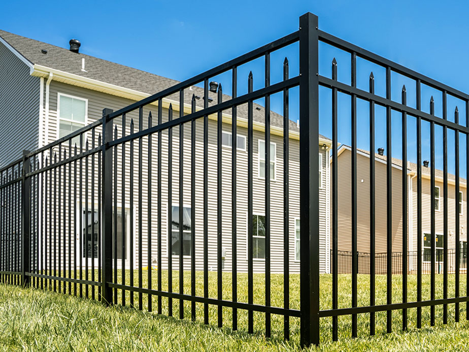 Aluminum Fence Contractor in Columbia Tennessee