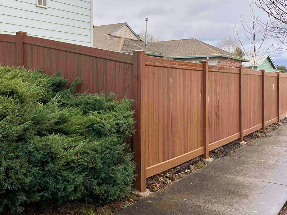 Vinyl fence company in the Columbia Tennessee area.