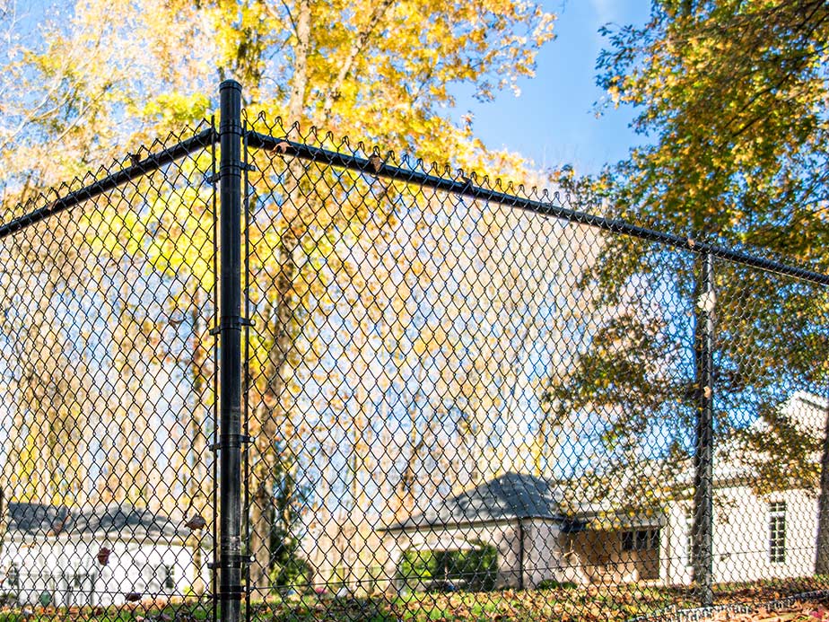 Chain Link fence contractor in the Columbia Tennessee area.