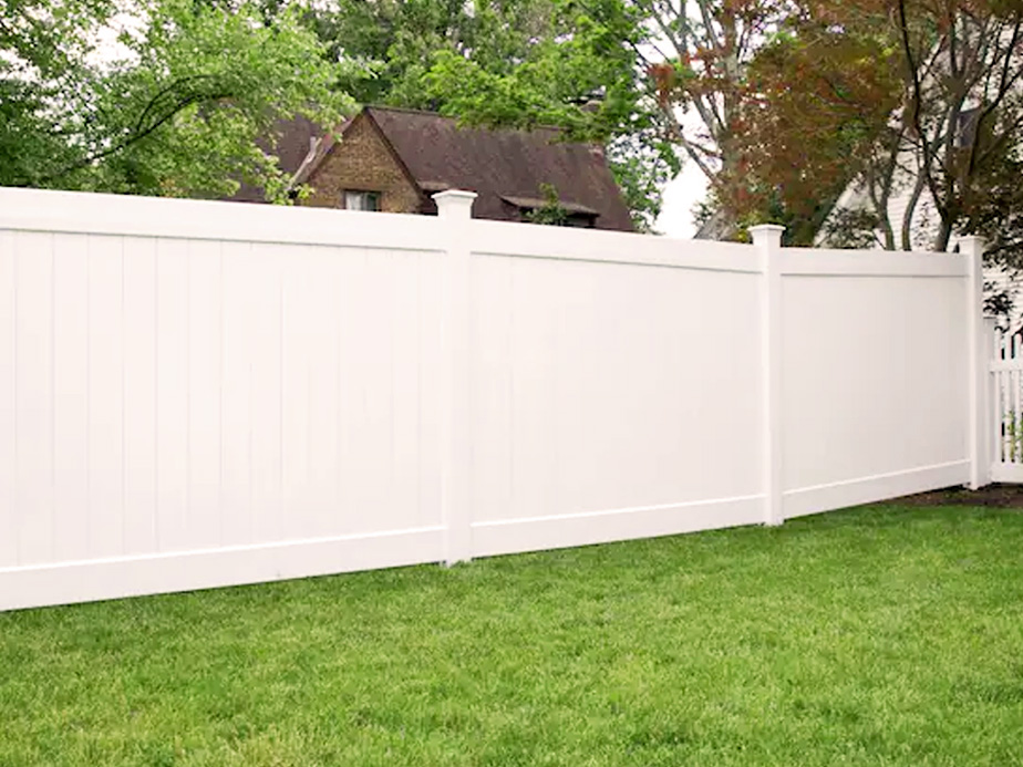 Vinyl fence company in the Columbia Tennessee area.