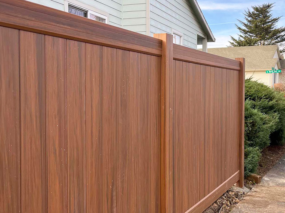 Residential Vinyl Fence Company In Columbia Tennessee