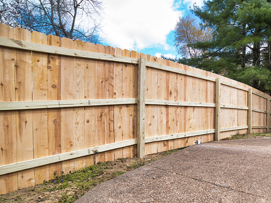 Commercial Wood Fence Company In Columbia Tennessee