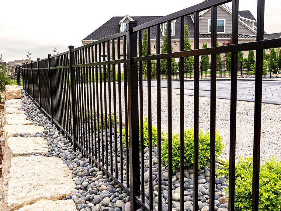 Aluminum fence contractor in Columbia Tennessee