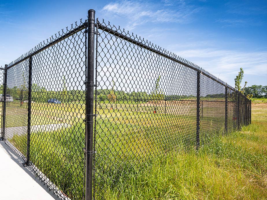 Chain link fence contractor in Columbia Tennessee